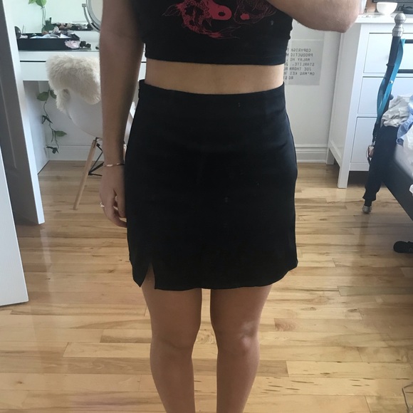 Black silk mini skirt - Picture 4 of 5
